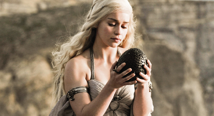 daenerys with egg